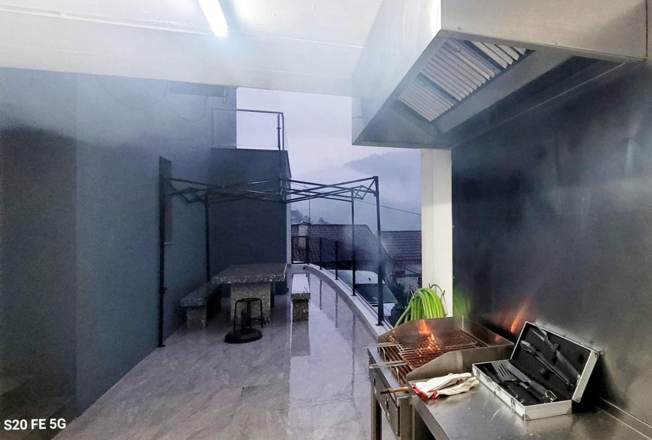 Geresmarinahouseヴィラ エクステリア 写真